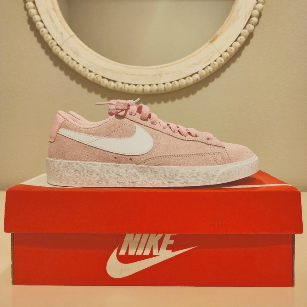 Pink Nike Blazer Low Sneaker